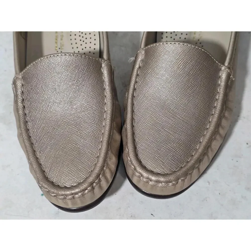 SAS SIMPLIFY shoes Gold loafer slip on textured women's sz 6 M
